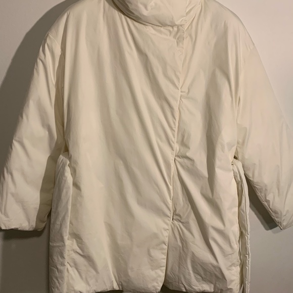 H&M White Tied Puffer - Picture 4 of 9